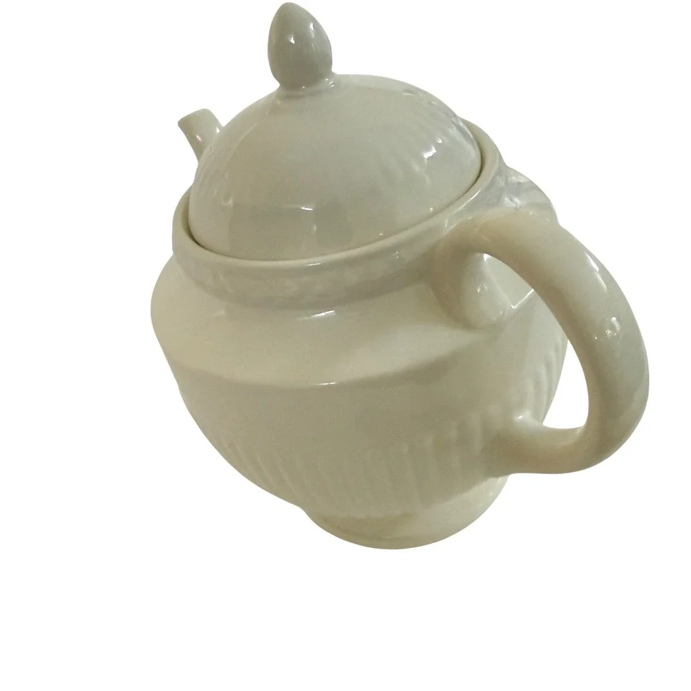 Vintage Wedgwood Edme Teapot Discontinued Ivory Creamware England Excellent